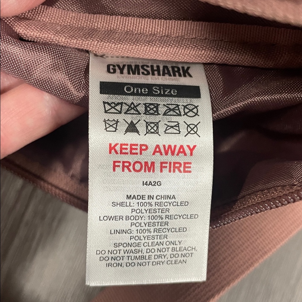 gymshark mini holdall bag  brick brown - Picture 8 of 13